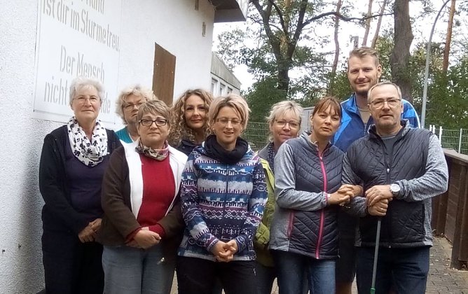 Arbeitseinsatz auf dem Hundeplatz (Foto: Jacqueline Lange) Arbeitseinsatz auf dem Hundeplatz (Foto: Jacqueline Lange)