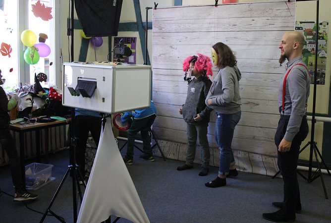 Tür stand weit offen (Foto: Karl-Heinz Herrmann) Tür stand weit offen (Foto: Karl-Heinz Herrmann)