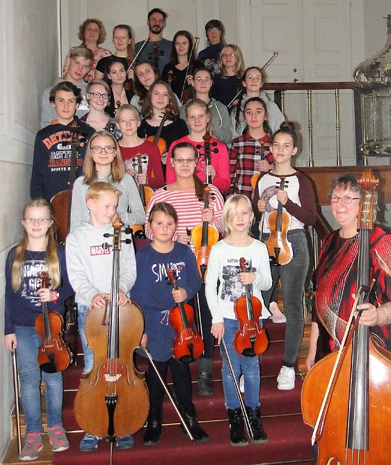 Das Streichorchester der Kreismusikschule Carl-Schroeder-Konservatoriums (Foto: Landratsamt Kyffh&auml;userkreis)