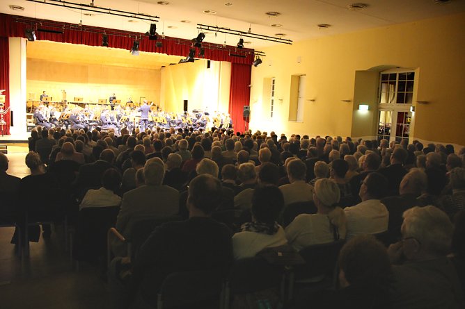 Begeisterndes Benefizkonzert (Foto: Karl-Heinz Herrmann)