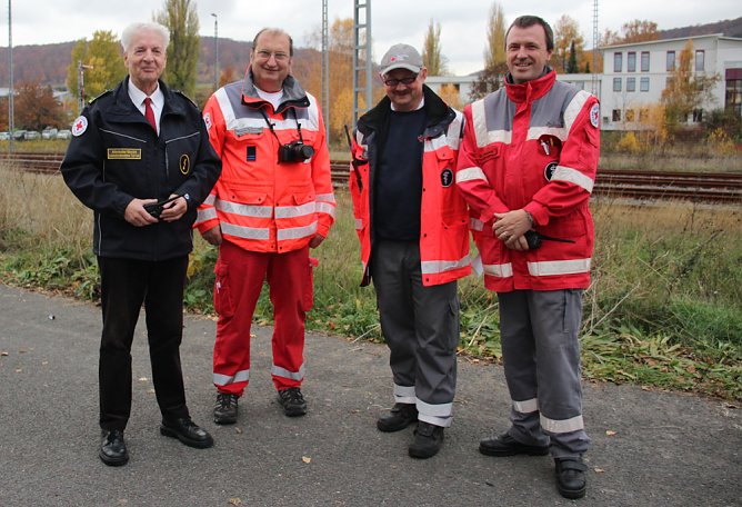 Zugunglück war nur eine Übung (Foto: Karl-Heinz Herrmann) Zugunglück war nur eine Übung (Foto: Karl-Heinz Herrmann)