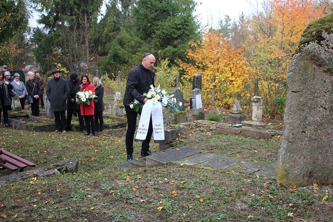 Gedenken an Pogromnacht (Foto: Karl-Heinz Herrmann) Gedenken an Pogromnacht (Foto: Karl-Heinz Herrmann)