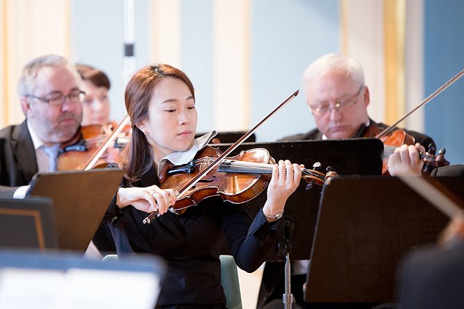 Musikalische Zeitreise mit dem Loh-Orchester (Foto: Andr&aacute;s Dobi)
