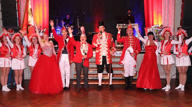 Er&ouml;ffnung einmal anders - (Foto: RCC Ro&szlig;leben)