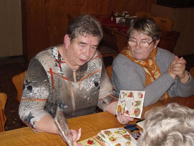 Bastel- und Geschenkideen im WB 4 präsentiert (Foto: Thomas Leipold) Bastel- und Geschenkideen im WB 4 präsentiert (Foto: Thomas Leipold)