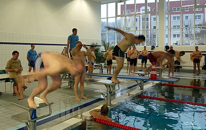 24 - Stunden Schwimmen begonnen (Foto: Karl-Heinz Herrmann)