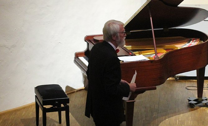 Zu Ehren Heinz Unger (Foto: Karl-Heinz Herrmann) Zu Ehren Heinz Unger (Foto: Karl-Heinz Herrmann)