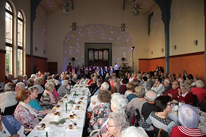 Gelungene Weihnachtsfeier f&uuml;r die Seniorinnen und Senioren (Foto: Karl-Heinz Herrmann)
