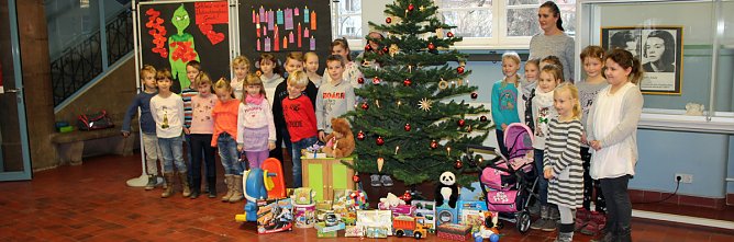 Kinder spendeten f&uuml;r die Tafel (Foto: Karl-Heinz Herrmann)