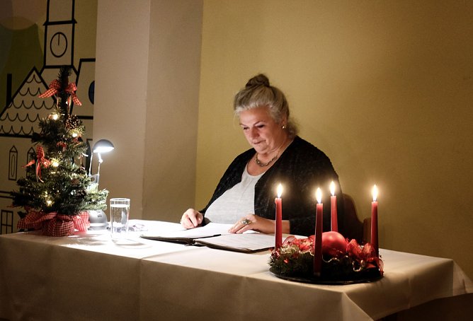 Mordsm&auml;&szlig;ig heitere Vorweihnachtslesung im HOC (Foto: Susanne Stadermann)