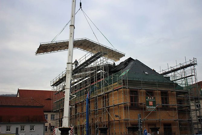 Behelfsdach gesetzt (Foto: Karl-Heinz Herrmann)