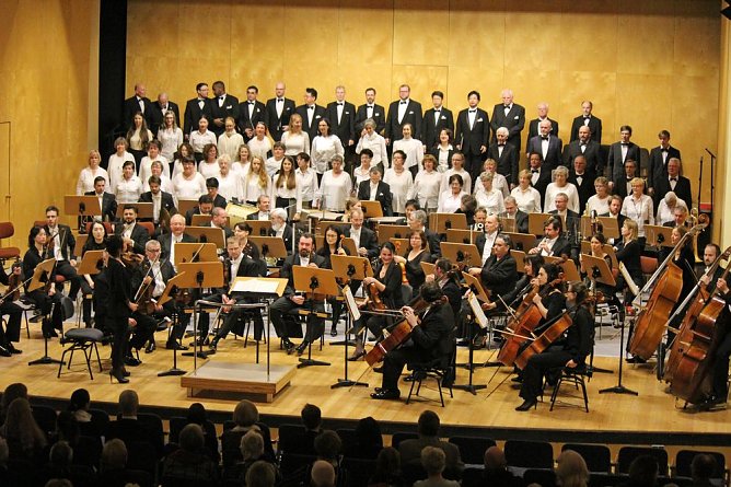 Wieder stimmungsvoller Jahresausklang (Foto: Karl-Heinz Herrmann) Wieder stimmungsvoller Jahresausklang (Foto: Karl-Heinz Herrmann)