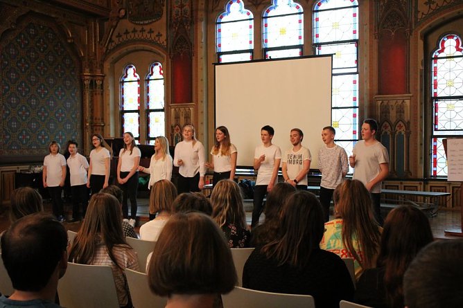 Ansturm aufs Gymnasiums (Foto: Karl-Heinz Herrmann)