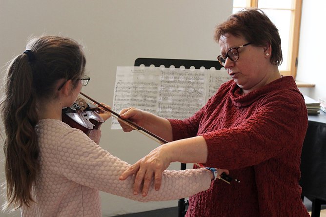 Frühjahrscamp für junge Geiger gestartet (Foto: Jana Groß) Frühjahrscamp für junge Geiger gestartet (Foto: Jana Groß)