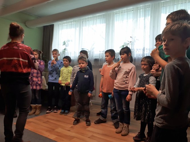 Fr&uuml;hlingsprogramm zur Frauentagsfeier (Foto: Carolin Eberth)