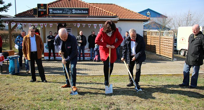 Spatenstich für neue Rettungswache (Foto: Karl-Heinz Herrmann) Spatenstich für neue Rettungswache (Foto: Karl-Heinz Herrmann)