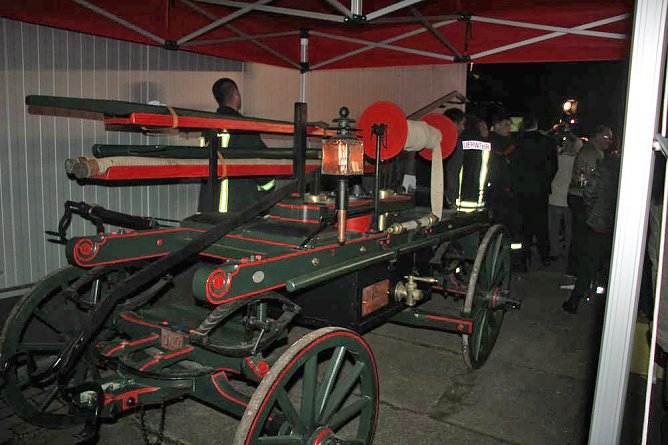 Freiwillige Feuerwehr pr&auml;sentierte HLF20 (Foto: Karl-Heinz Herrmann)