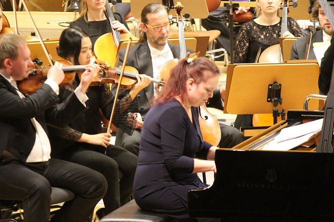 Romantik beim Beziehungszauber (Foto: Karl-Heinz Herrmann) Romantik beim Beziehungszauber (Foto: Karl-Heinz Herrmann)