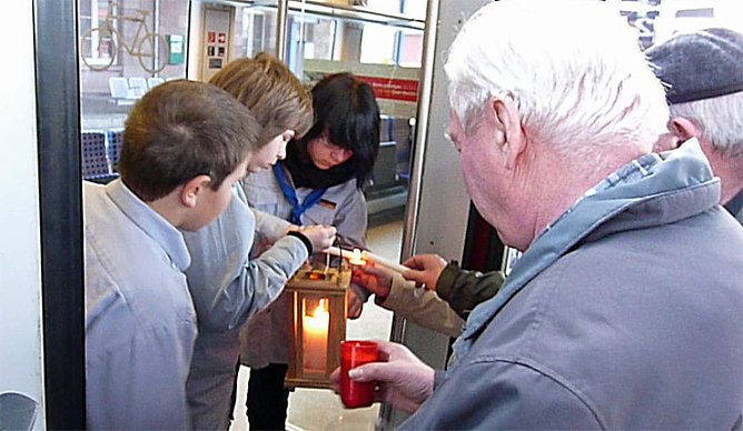 Friedenslicht in Sondershausen (Foto: Karl-Heinz Herrmann)