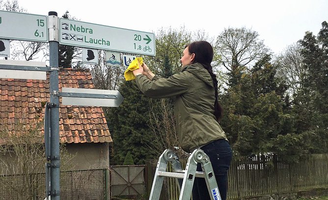 Reinigungsaktion am Radweg (Foto: Verein Unstrutradweg)