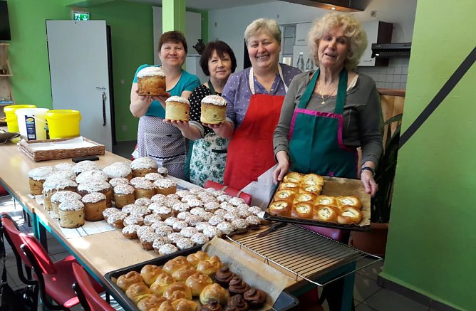Osterbrotb&auml;ckerei in der Begegnungsst&auml;te f&uuml;r Migranten "Kontakt" (Foto: Katharina Weizel)