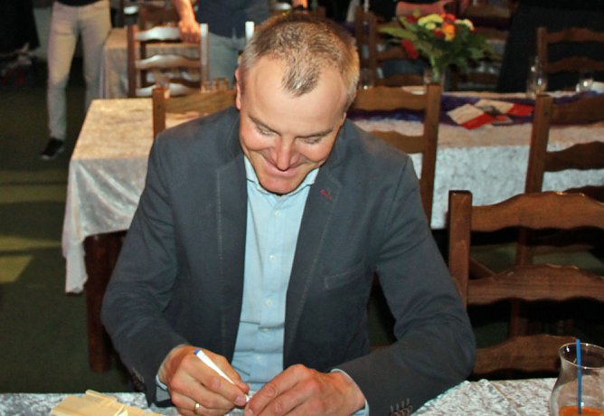 Gr&uuml;&szlig;e zur Feuerwehrmeisterschaft (Foto: Karl-Heinz Herrmann)
