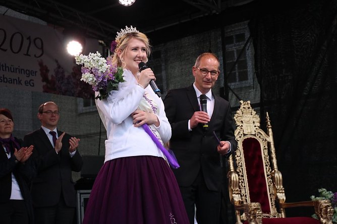 27. Fliederfest er&ouml;ffnet - Verabschiedung Fliederk&ouml;nigin (Foto: Karl-Heinz Herrmann)