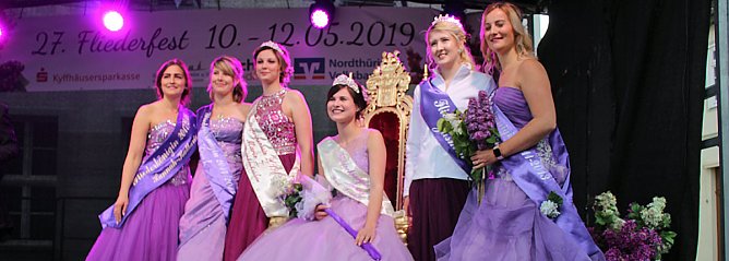 Neue Fliederk&ouml;nigin gekr&ouml;nt (Foto: Karl-Heinz Herrmann)