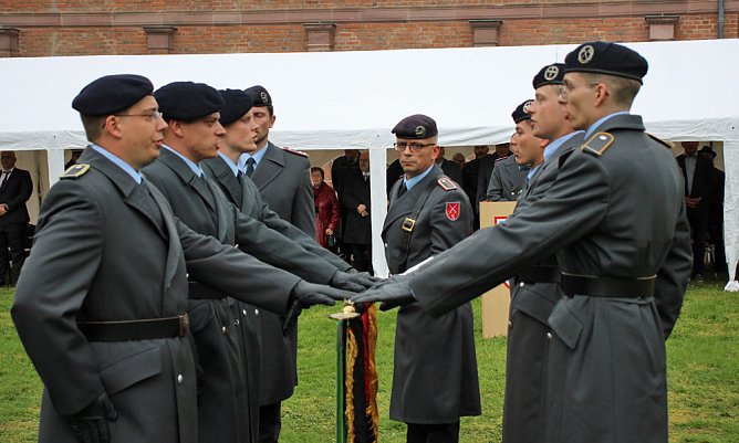 Vereidigung an neuem Ort (Foto: Karl-Heinz Herrmann)