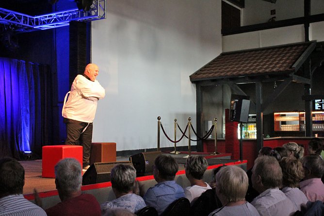Ein fesselndes Programm (Foto: Karl-Heinz Herrmann)