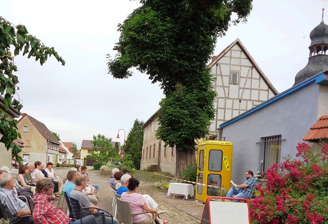 Er&ouml;ffnung der Telefonbibliothek in Etzleben (Foto: Peter Ke&szlig;ler)