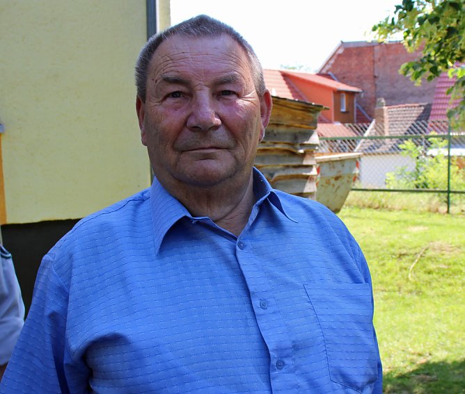 Gesch&auml;digten B&auml;ume aus den W&auml;ldern holen (Foto: Karl-Heinz Herrmann)