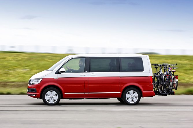 Der Fahrradtr&auml;ger VeloSpace XT 3 von Thule auf der Teststrecke. (Foto: ADAC)