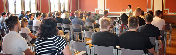 Feierliche Zeugnisausgabe im SBZ (Foto: Karl-Heinz Herrmann)