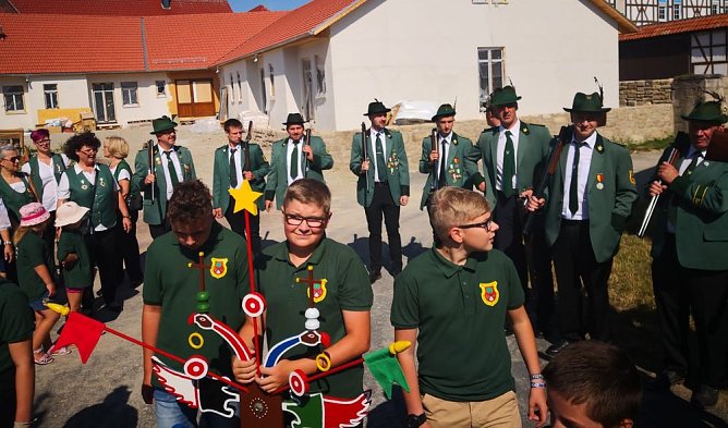Sch&uuml;tzenumzug  (Foto: Stefan Schard)