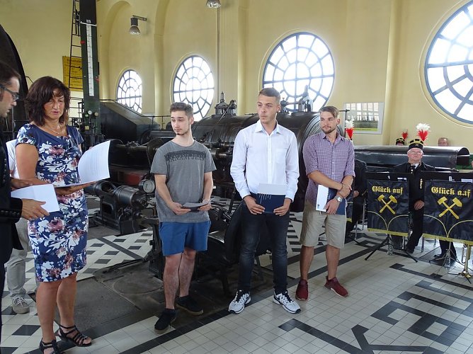 Bergbautechnologen beendeten Ausbildung (Foto: GSES)