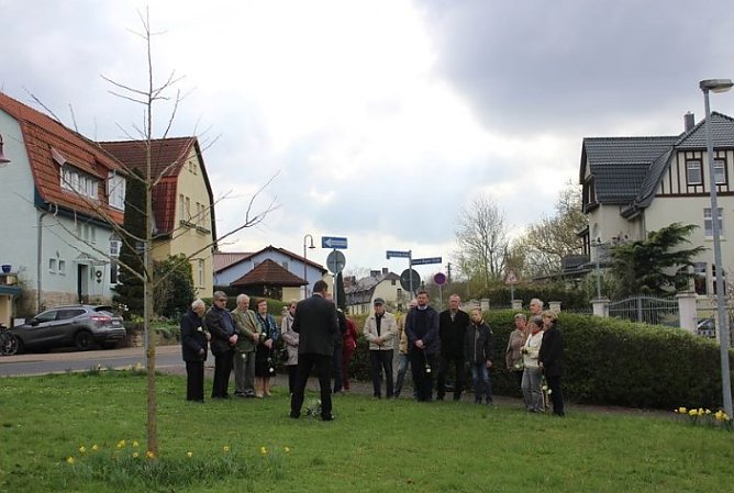 Friedensglocke und mehr (Foto: Karl-Heinz Herrmann)