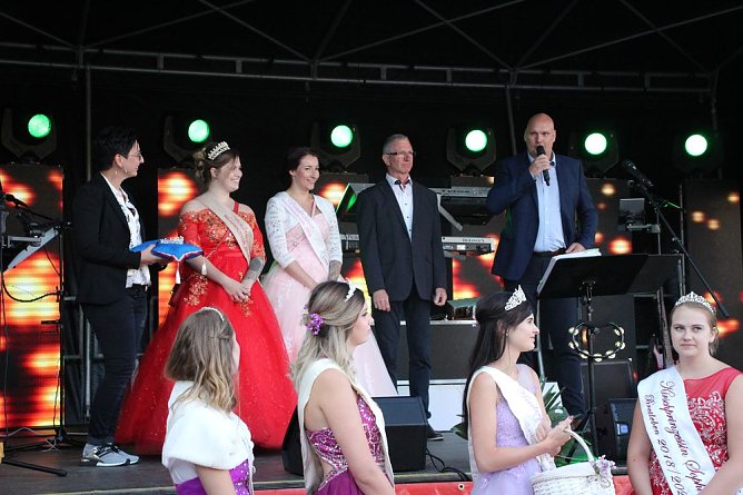 Erfolgreich ins Weinfest gestartet (Foto: Karl-Heinz Herrmann)