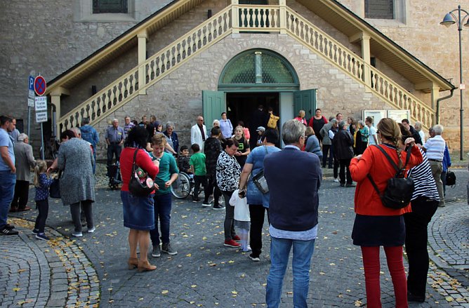 Zusammen leben, zusammen wachsen (Foto: Karl-Heinz Herrmann)