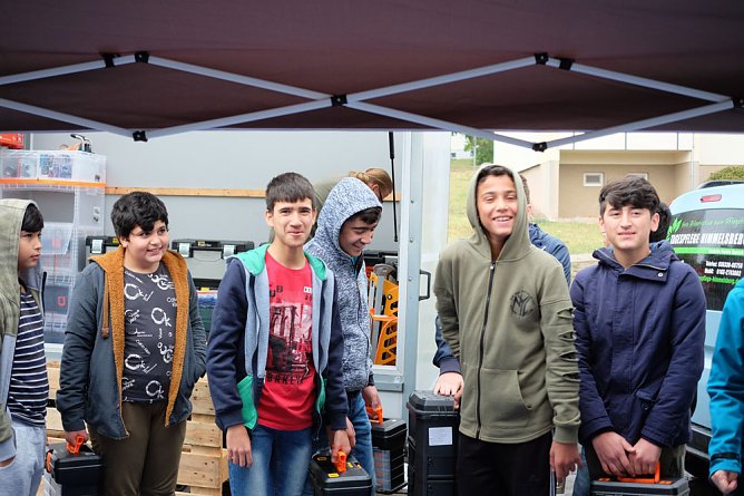 Nehmen Sie Platz auf bunten B&auml;nken (Foto: Katrin Sieber & Susanne Stadermann)