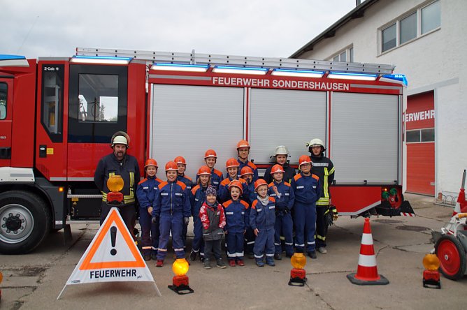Berufsfeuerwehrtag bei der Jugendfeuerwehr Bebra (Foto: FFW Bebra)
