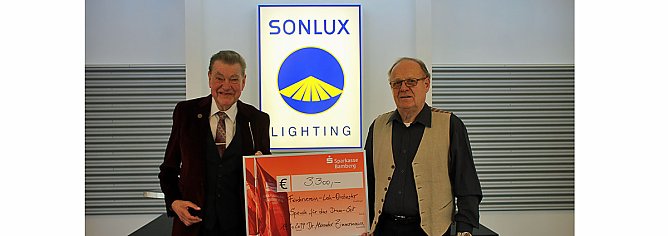 Spende f&uuml;r Loh-Orchester und neuste Technologien (Foto: Karl-Heinz Herrmann)