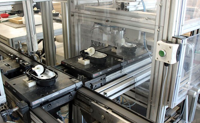 Spende für Loh-Orchester und neuste Technologien (Foto: Karl-Heinz Herrmann) Spende für Loh-Orchester und neuste Technologien (Foto: Karl-Heinz Herrmann)