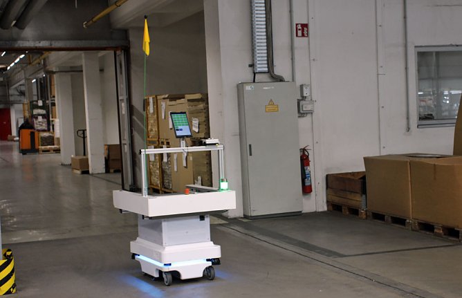 Spende für Loh-Orchester und neuste Technologien (Foto: Karl-Heinz Herrmann) Spende für Loh-Orchester und neuste Technologien (Foto: Karl-Heinz Herrmann)