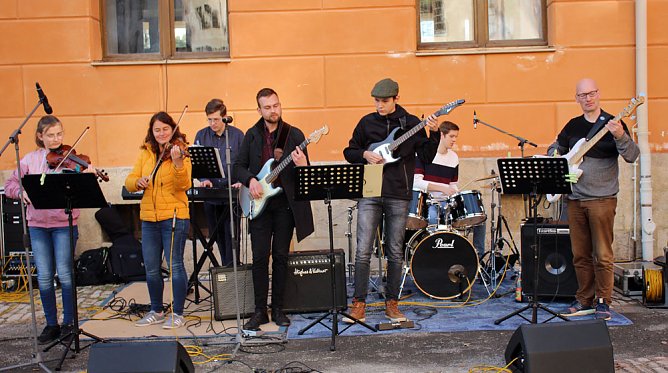 An der Musik "geschnuppert" (Foto: Karl-Heinz Herrmann)