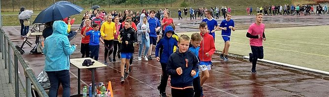 Regelschule Franzberg trotzt dem Wetter und startet Spendenlauf (Foto: RS Franzberg)