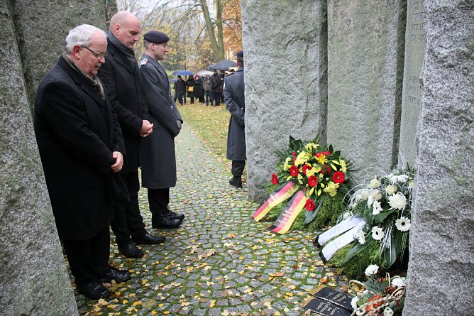 Am Volkstrauertag in Sondershausen gedacht (Foto: Karl-Heinz Herrmann)