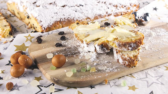 Weihnachtlicher Kartoffelstollen mit Marzipan_ (Foto: Kartoffel-Marketing GmbH.) Weihnachtlicher Kartoffelstollen mit Marzipan_ (Foto: Kartoffel-Marketing GmbH.)