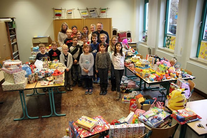 Wieder ein Berg voll Spielzeug (Foto: Karl-Heinz Herrmann) Wieder ein Berg voll Spielzeug (Foto: Karl-Heinz Herrmann)