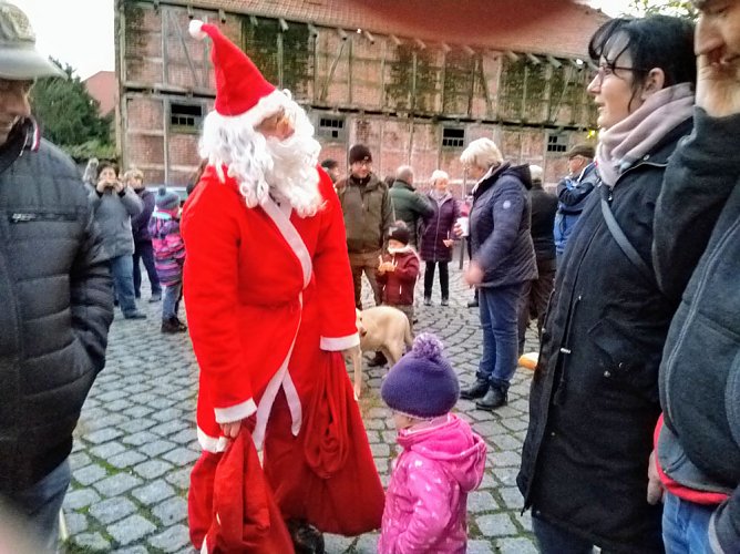 Bescherung in Seehausen (Foto: Kerstin Hesse) Bescherung in Seehausen (Foto: Kerstin Hesse)
